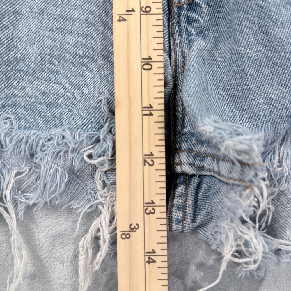 Levis 550 Light Wash Relaxed High Rise Frayed Denim Cutoff Shorts Women Waist 32 - Picture 7 of 8